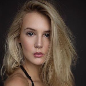 Meet your Posher, Demi